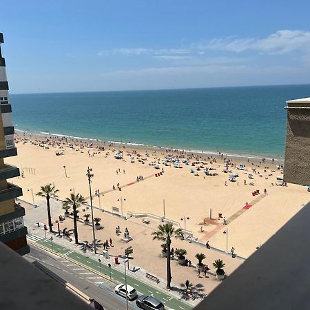 Atico Primera Linea De Playa. Cádiz Exteriör bild