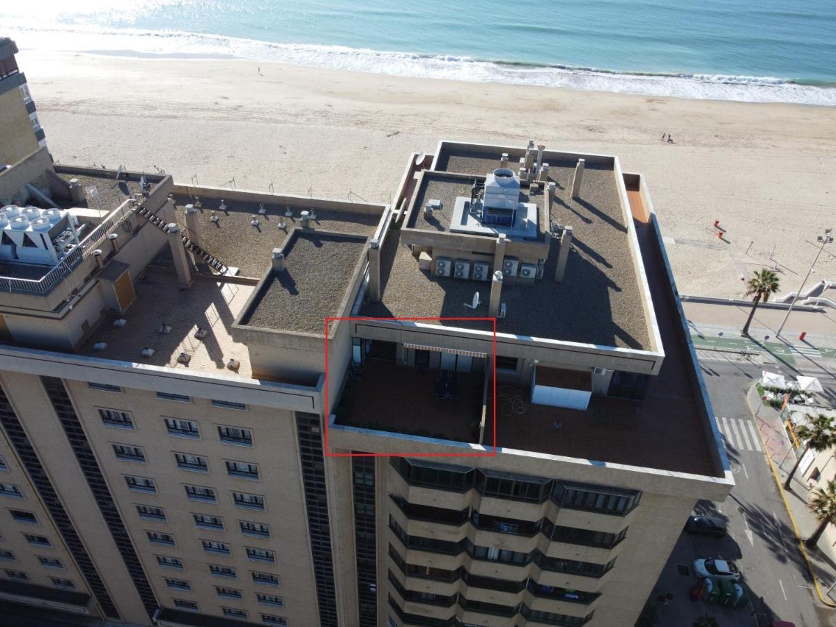 Atico Primera Linea De Playa. Cádiz Exteriör bild
